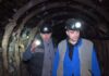 Directorul Minei Crucea le-ar fi spus minerilor protestatari „să se ducă la sparanghel, în Germania, dacă nu le convine”. George Simion a coborât în subteran, filmând condițiile inumane în care lucrează ortacii