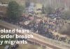 VIDEO | Granița Poloniei a fost luată cu asalt de sute de migranți. NATO și UE condamnă „tactică hibridă inacceptabilă” a Belarusului de a se folosi de migranți în scopuri politice