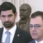 Control total: Un proiect de lege vrea să oblige toți cetățenii români să aibă card, salariile să fie plătite doar în cont, iar instituțiile să nu mai accepte numerar. Inițiatorul legii, fost ofițer SRI