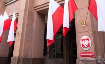Polonia e țara care cumpără cel mai mult aur și are o rezervă mai mare decât cea de la Banca Angliei: Creșterea independenței provoacă rumoare în Germania, care simte că nu mai poate controla deciziile de la Varșovia