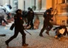 Proteste violente în capitala Serbiei. Intervenții în forță ale poliției și zeci de răniți din ambele tabere
