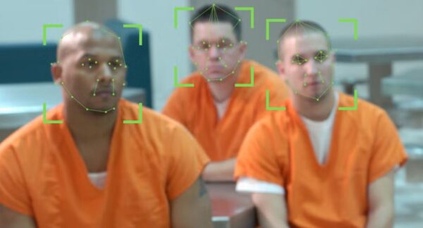 Școală sau închisoare? Unul dintre cele mai bune licee din Oradea instalează un sistem de recunoaștere facială a elevilor