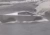 VIDEO | Tesla Cybertruck, celebra mașină electrică futuristă produsă de Elon Musk, s-a împotmolit într-un râu mic din California. În final, vehiculul a fost tractat de o camionetă pe benzină