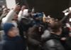 VIDEO | „Nepal”, „Nepal”, scandat de sute/o mie de migranți economici pe peronul stației de metrou „Titan”