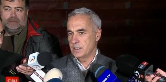 Călin Georgescu: De 35 de ani, România este tratată ca o pradă și pierde oportunități pe care le-ar putea valorifica. Eu nu renunț și nu cedez. Să stăm fermi în valorile care ne au ținut uniți și ne au făcut puternici: Dumnezeu, patrie, familie, onoare