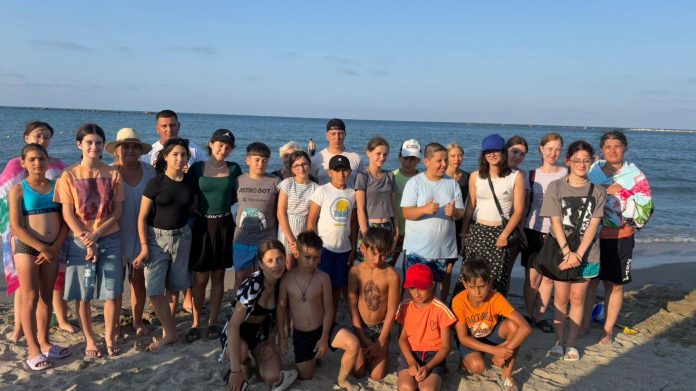 copii-mare-arhiepiscopia-romanului