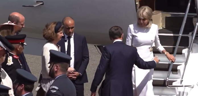 emmanuel macron umilit