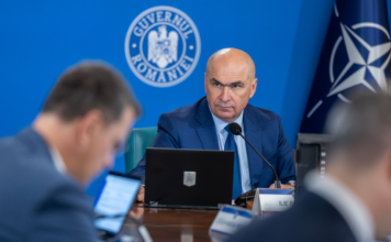 În loc să scadă accizele care reprezintă peste 50% din prețul benzinei și motorinei, Guvernul Bolojan limitează adaosul comercial la carburanți. Mădălin Ionescu: Românii sunt revoltați pentru că, în loc să reducă din impozitele care împing prețul la valori ridicate, statul alege să paseze responsabilitatea pe umerii comercianților