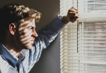 „Nu va fi ușor, va fi Nicușor“ | Val de concedieri, angajări blocate și aproape 130.000 de firme închise. Românii sunt disperați: Plec în Spania