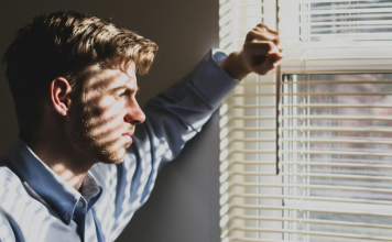 „Nu va fi ușor, va fi Nicușor“ | Val de concedieri, angajări blocate și aproape 130.000 de firme închise. Românii sunt disperați: Plec în Spania