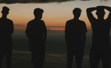 FOTO | Germania secolului XXI: Un pastor-femeie pro-LGBT a binecuvântat o „nuntă” între patru bărbați. Evenimentul a fost descris drept „o căsătorie în ochii lui Dumnezeu”