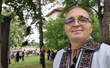 Un deputat din Parlamentul României a fost umilit public de vameșii ucraineni: A fost dezbrăcat la -13 grade Celsius, informat că nu poate intra în țara vecină și declarat „dușman al poporului ucrainean” | În ultimii ani, Petru-Gabriel Negrea a cazat pe banii lui sute de refugiați din Ucraina