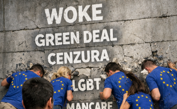 De partea greșită a istoriei