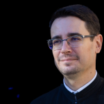 Adrian Agachi (Patriarhia Română) îi dă o replică de mare rafinament și iubire creștină lui Andrei Caramitru: Este ultima dată când mai răspund la o postare a dumneavoastră. Dumnezeu să vă ierte și să vă binecuvânteze!