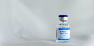 România a pierdut procesul cu Pfizer și trebuie să plătească 600 de milioane de euro. Țara noastră va primi 28 de milioane de doze de vaccin anti-coronavirus contractate de Vlad Voiculescu (USR), la trei ani după ce pandemia s-a terminat