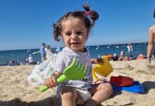 Micuța Eva Ștefania are nevoie de sprijin pentru o intervenție urgentă ca să mai poată respira