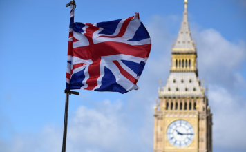 VIDEO | Schimbare istorică în Marea Britanie: Nigel Farage a câștigat alegerile locale cu Reform UK și i-a spulberat pe laburiștii premierului Keir Starmer